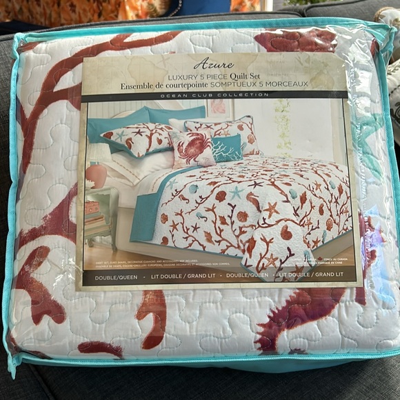 Azure 5 piece quilt set in a coral and sea life print. - Picture 2 of 7